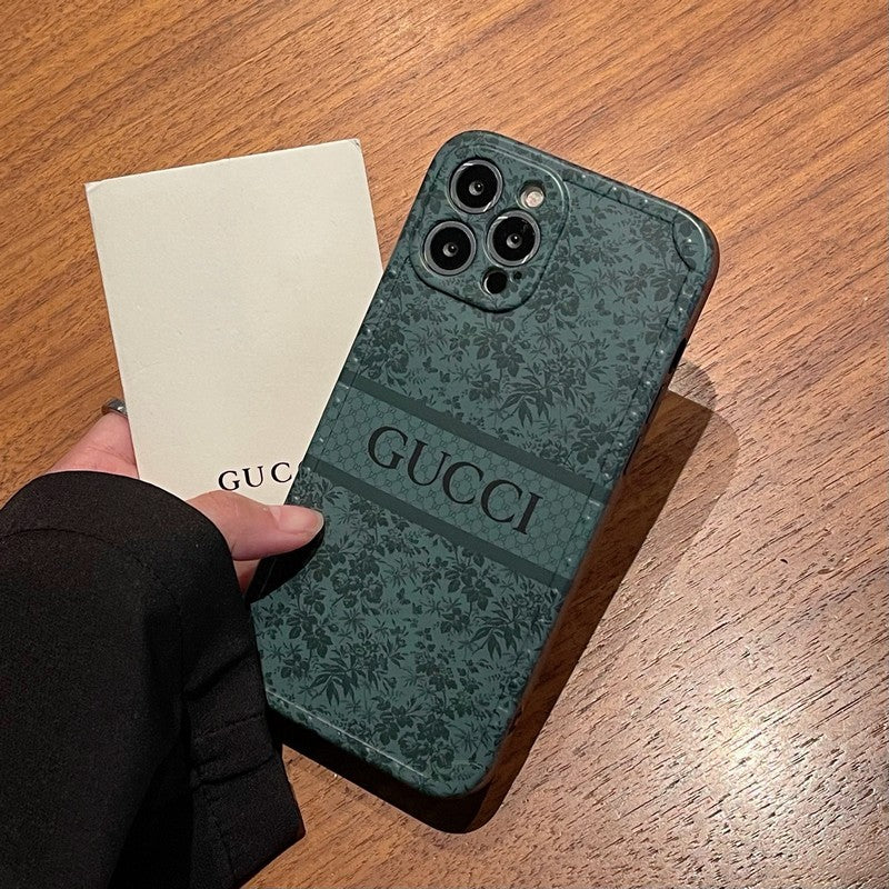 Grüne Premium-iPhone-Hülle mit Baum-Design