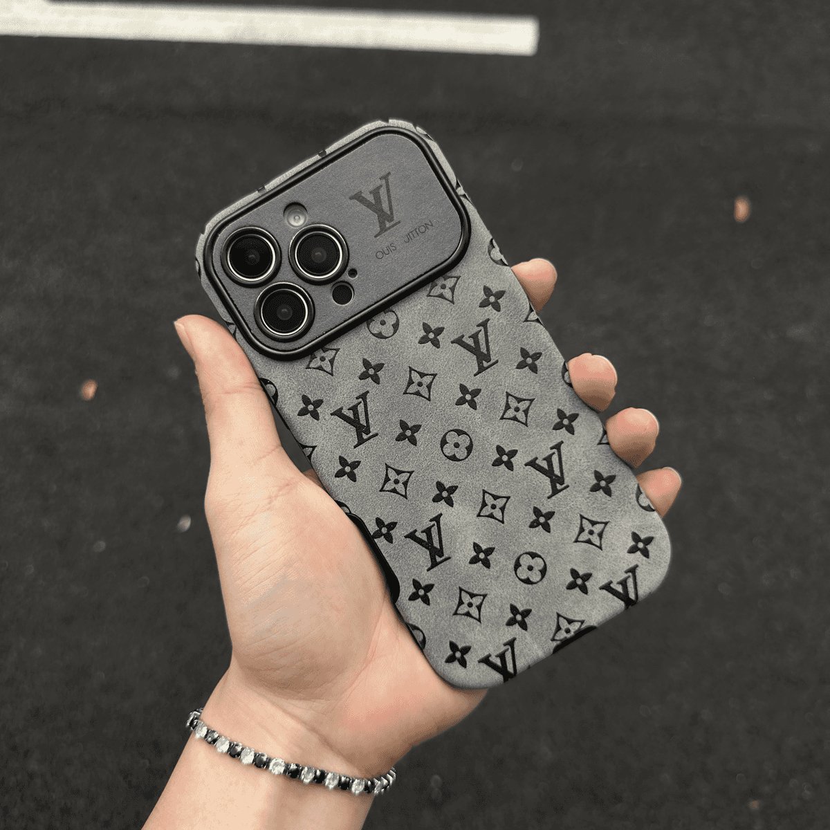 Custodia per iPhone in pelle di lusso color marrone e nero